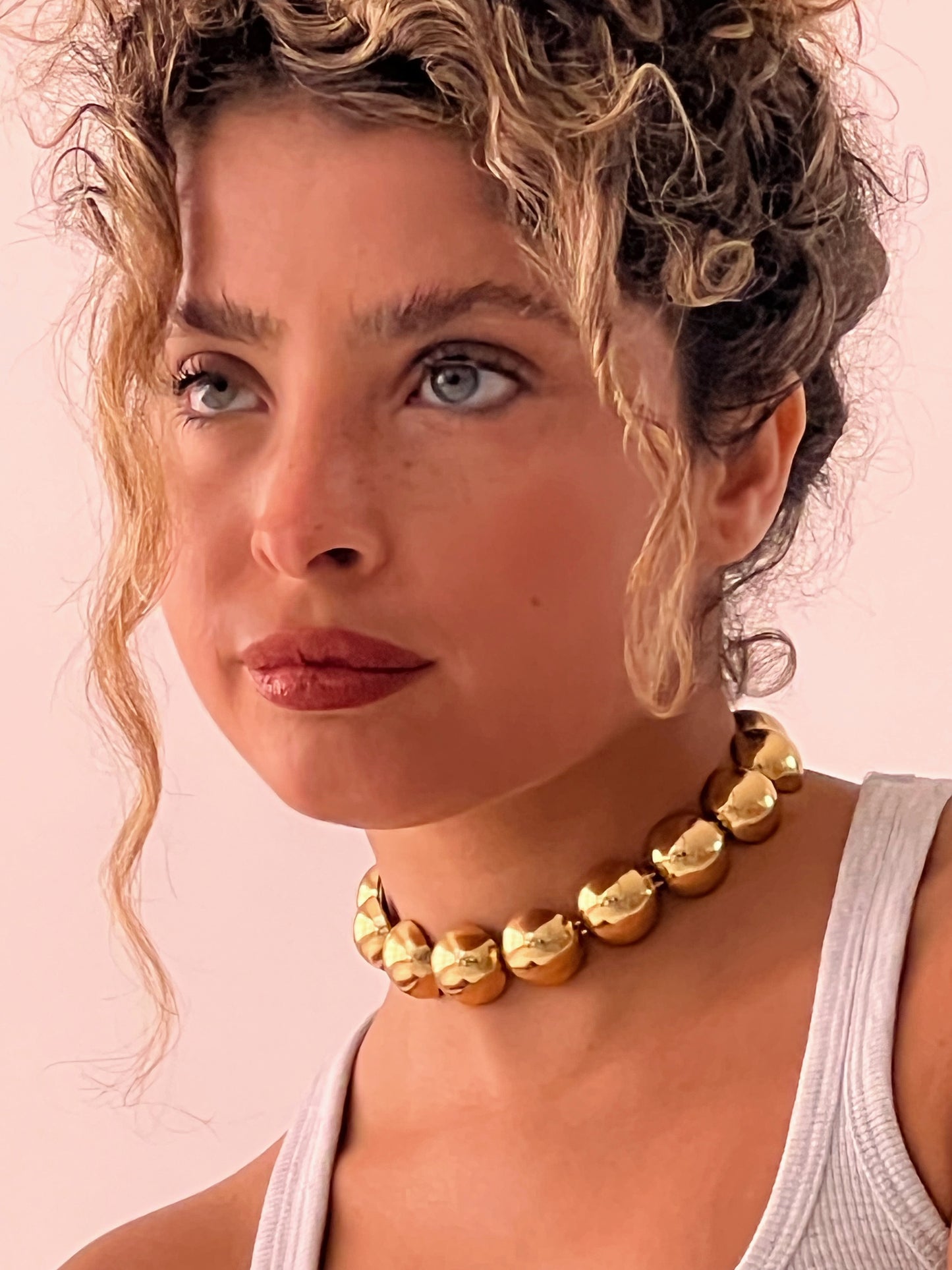 Gargantilha At Peace And On Fire | Dourada