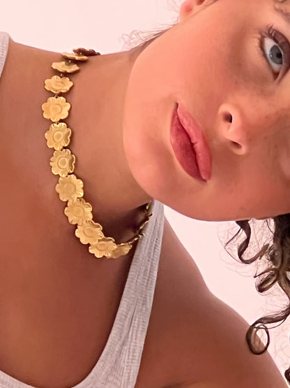 Gargantilha Garden Party | Dourada